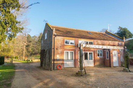 Boathouse Barn | Secluded Riverside Property Set in Countryside Grounds