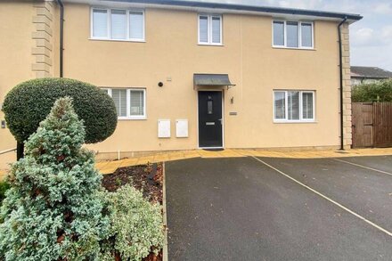 2 bedroom accommodation in Corsham