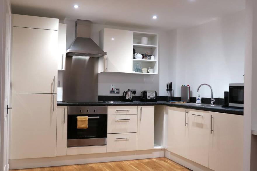 Central Location Modern 1 Bed Studio