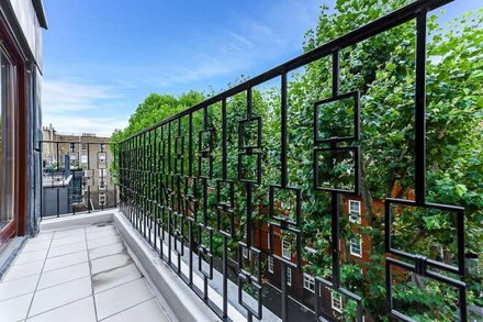 Stunning penthouse with balcony