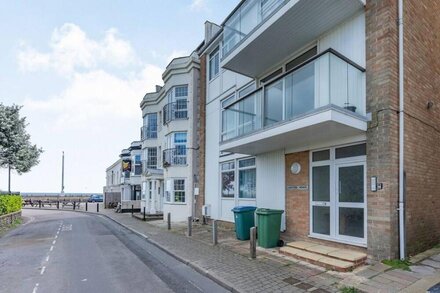 2 bedroom accommodation in Bognor Regis