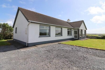 GOODLANDS COTTAGE, pet friendly in Miltown Malbay, County Clare