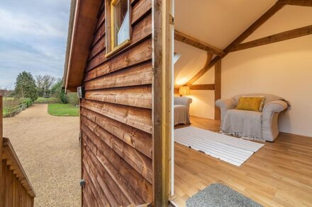 A perfect romantic hideaway for 2 situated in a peaceful and picturesque part of the countryside