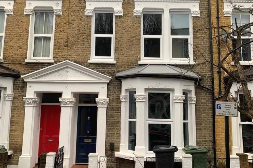 Inviting Studio flat in London, England