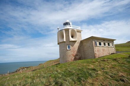 This cottage is part of the Bull Point Lighthouse site, just outside the pretty village of Mortehoe.