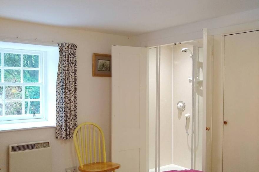 East Wing: 1 bed cottage attached to former 1730 manse nr Dingwall/Strathpeffer
