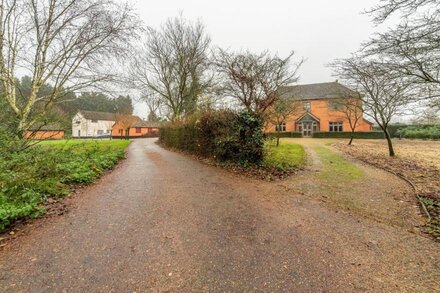 This property is positioned in the west wing of a fabulous moated farm house.