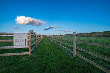 The Old Mill, a beautiful converted barn with hot tub | 4* Gold