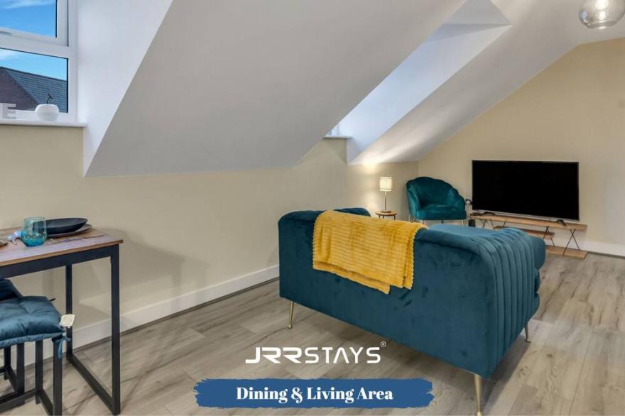 JRR Stays - West Midlands - Dudley - DY3 Gated Parking
