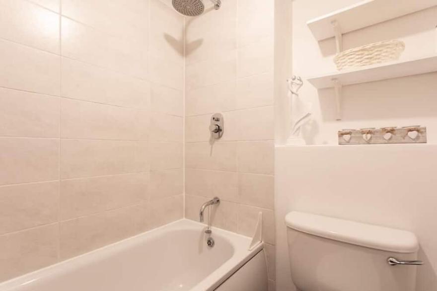 Lovely, Bright flat in Canary Wharf