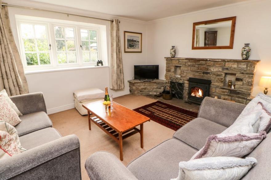 COVERDALE COTTAGE, family friendly in Carlton-In-Coverdale
