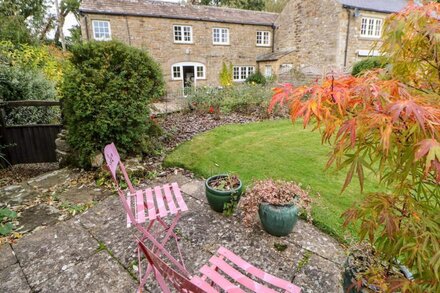 COVERDALE COTTAGE, family friendly in Carlton-In-Coverdale