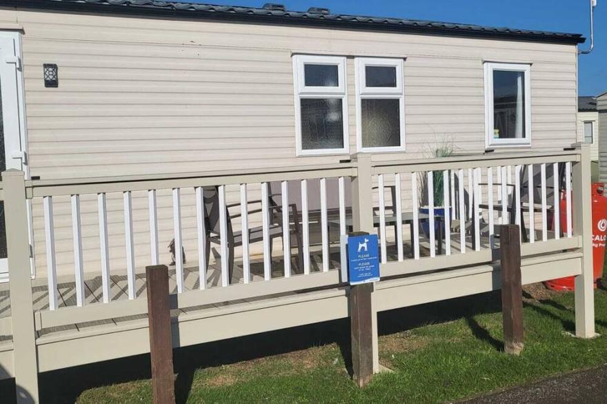 New Beach Holiday Park, Dymchurch, Milly's Place Apartments in Kent