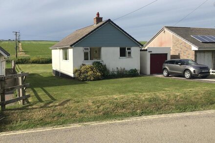 Widemouth Bay, 300m from the sandy beach, child friendly (No pets allowed)