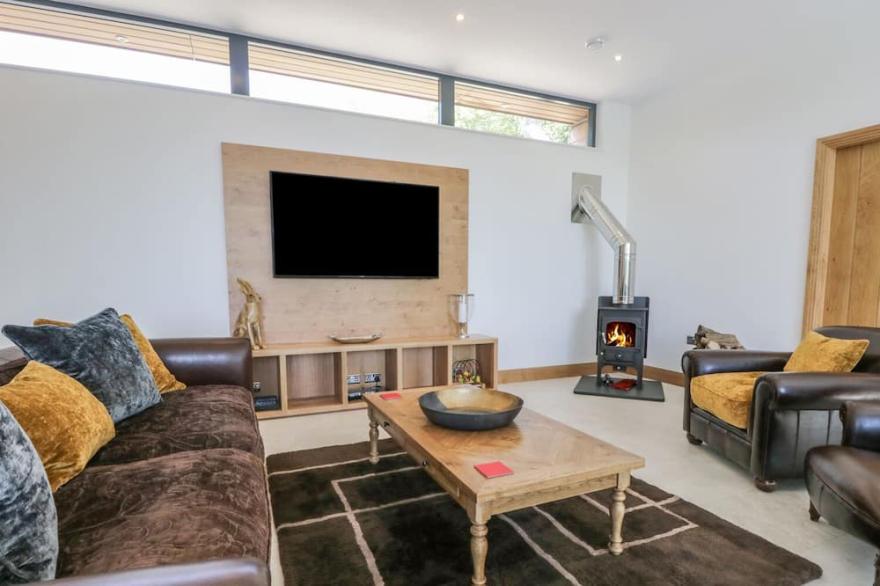 TOAD MIRE, family friendly, luxury holiday cottage in Backbarrow