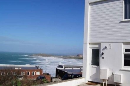 LAST MINUTE AVAILABILITY!! Holiday Home In Cornwall - Fistral View Holiday Home