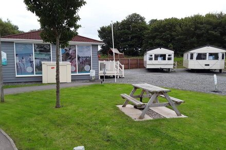 3 bed caravan approx 10 mins from beach bill 1