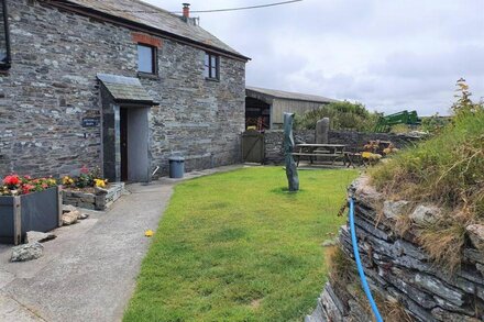 Hendra Barn - Traditional Converted Barn