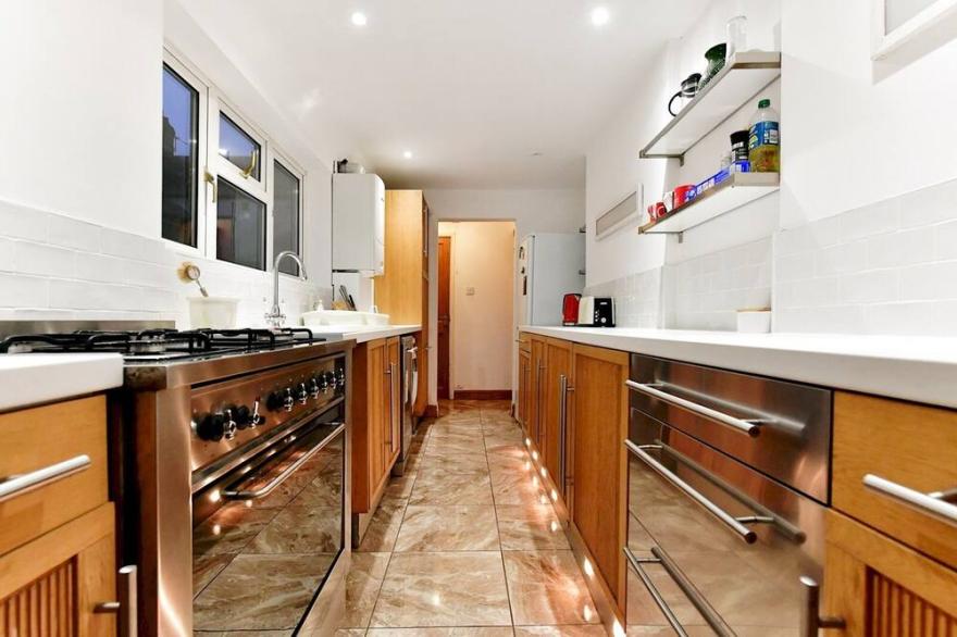 Pass The Keys | Cosy Spacious Two Bedroom Home With Parking