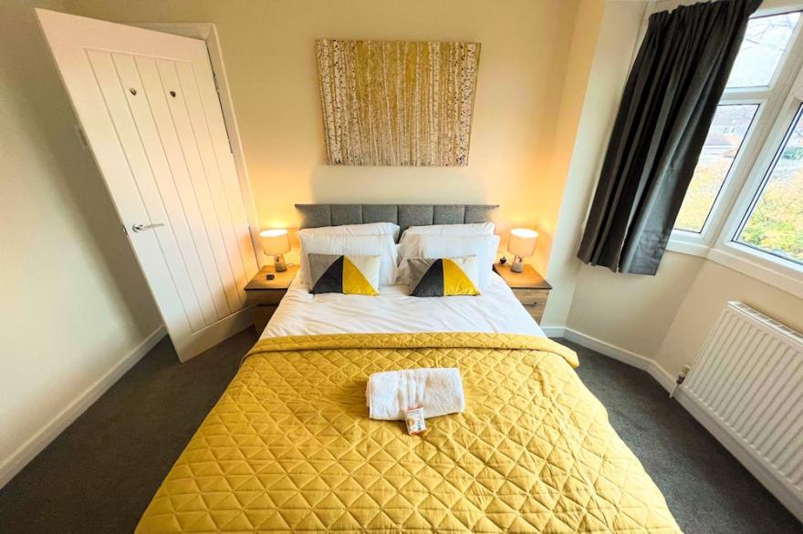 *Exclusive* Modern, Stylish 3-Bed, Sleeps 6 -Birmingham,Solihull,NEC,Airport,HS2