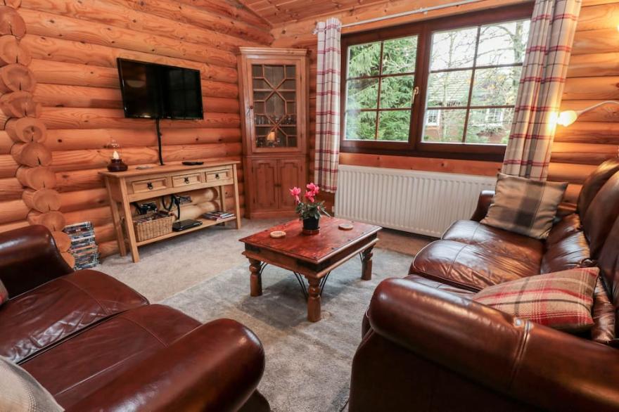 23 LAKESIDE DRIVE, pet friendly, country holiday cottage in Felton