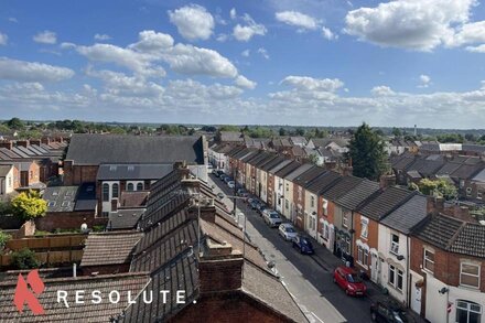 ★ Luxury Penthouse Suite Duplex Apartment & Skylight in Northampton Town Centre