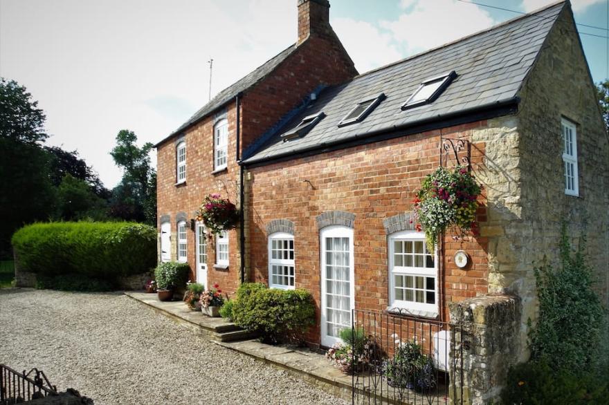 Lovely Quiet Cottage In Kemerton!