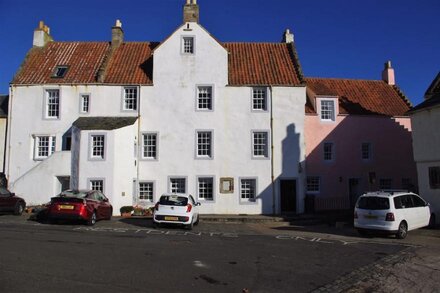 Detached coach house in grounds of listed Manse, Pittenweem