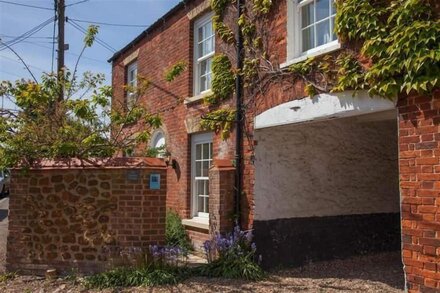 A traditional cottage situated in the 16th century village of Old Hunstanton.