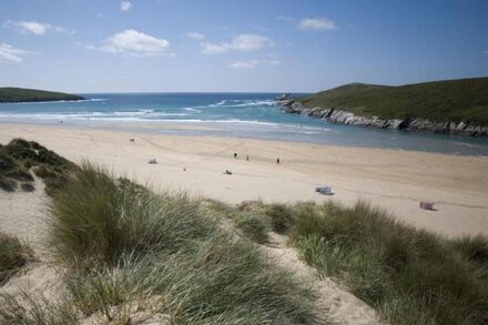 Curlew Cottage, pet friendly sleeps 4 near Crantock