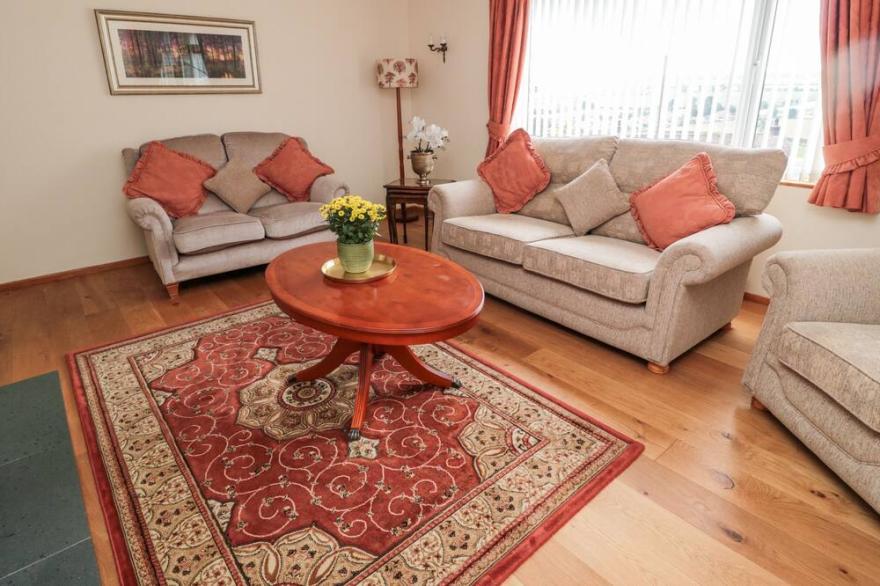 ROSE BANK, pet friendly, with a garden in Belford