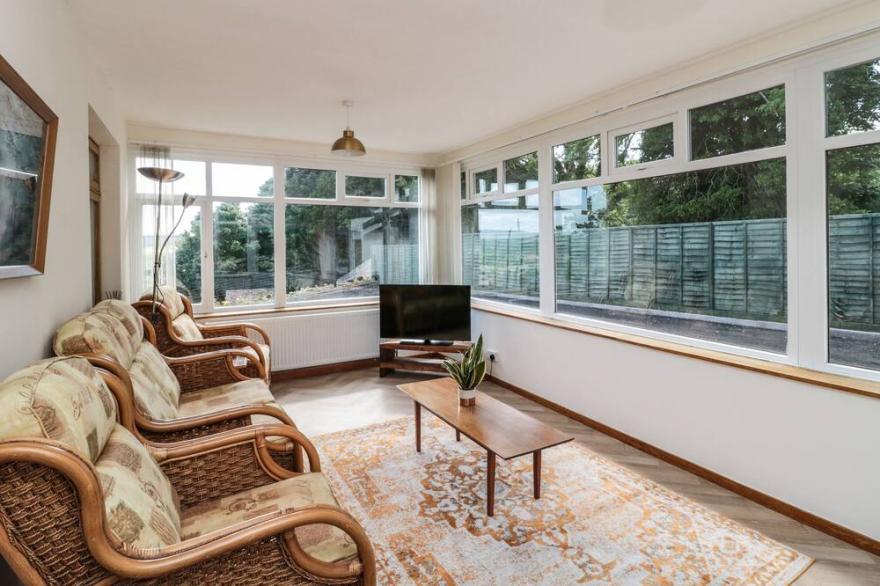 ROSE BANK, pet friendly, with a garden in Belford