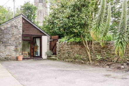 LANNLYVRI LODGE, pet friendly in Lostwithiel