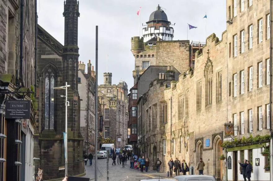 1 Bedroom Accommodation In Cupar