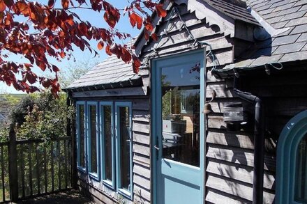 Enys Boathouse - a unique and quirky holiday let in the heart of rural Cornwall