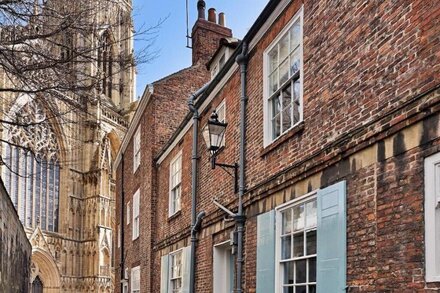 Outstanding historic townhouse in city centre next to York Minster (sleeps 2-8)