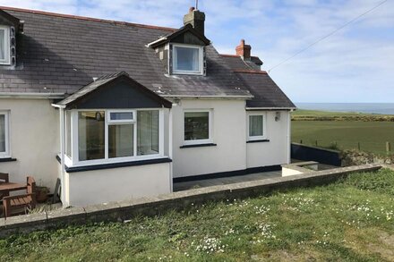 Cottage near Llanrhian with Coastal Views