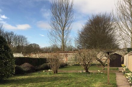 Newly reburbised detached house in the heart of Burnham Market