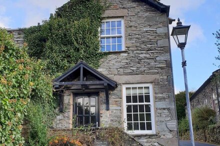 Valentine Cottage - One Bedroom House, Sleeps 2