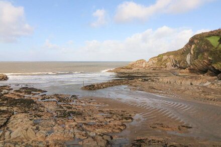 KILN COTTAGE, family friendly, with a garden in Combe Martin