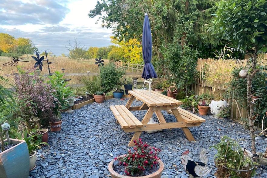 Cosy 18th Century Cottage With Garden And Views