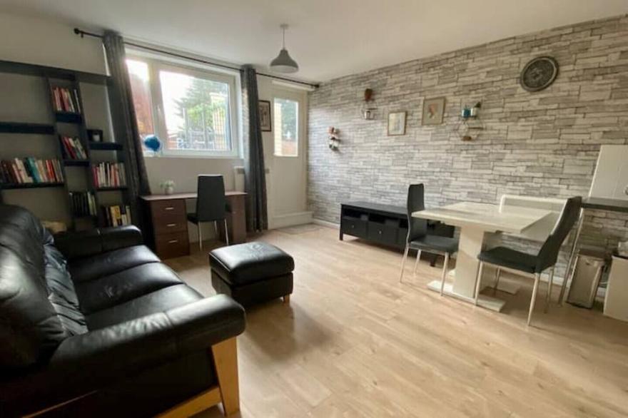 Cozy Flat near Canary Wharf