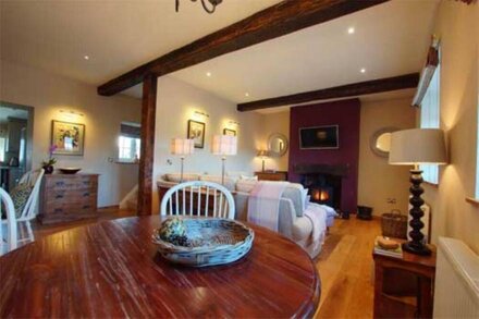 LUXURY SELF-CATERING COTTAGE. THE COTTAGE