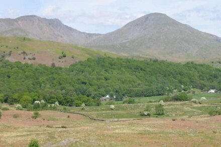 Old Dairy, Cosy 1 bedroom Cottage near Coniston, dogs welcome.