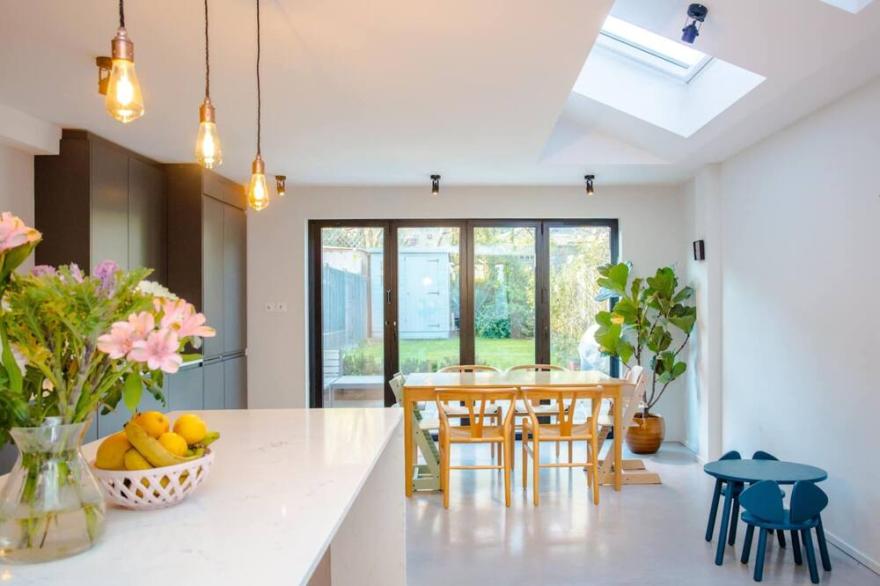 Beautiful 4 Bedroom House in North East London