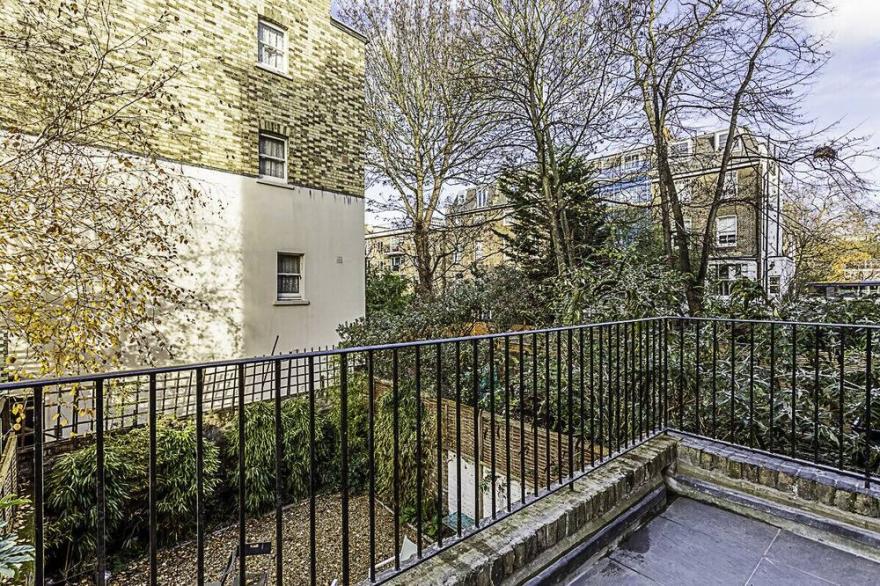 Beautifully Refurbished Notting Hill Apartment