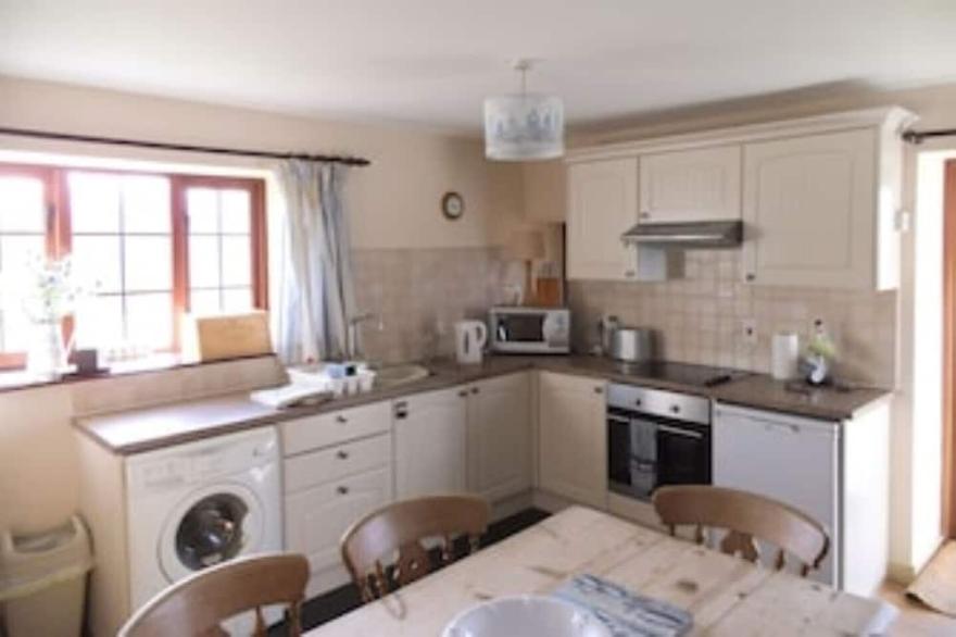 Comfortable stone built, 2 bedroom cottage  close to Rock Polzeath beaches