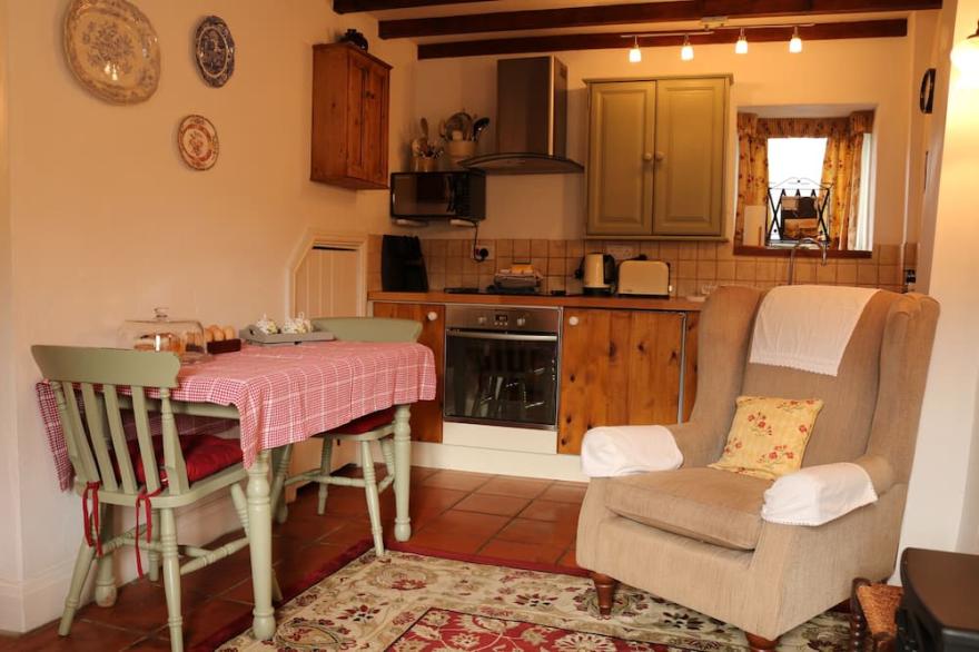 Townend Holiday Cottage - Cosy Countryside Retreat