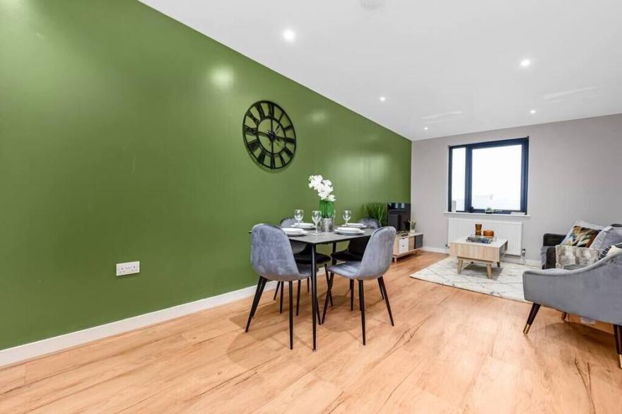 Contemporary and Chic One Bedroom Flat