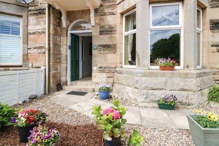 TWEED BANK, pet friendly, country holiday cottage in Lower Largo